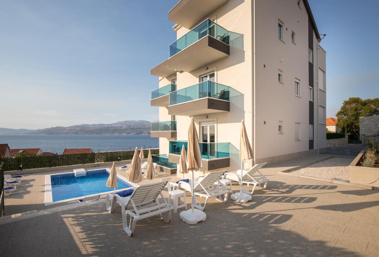 Apartments Blueview Postira Luaran gambar
