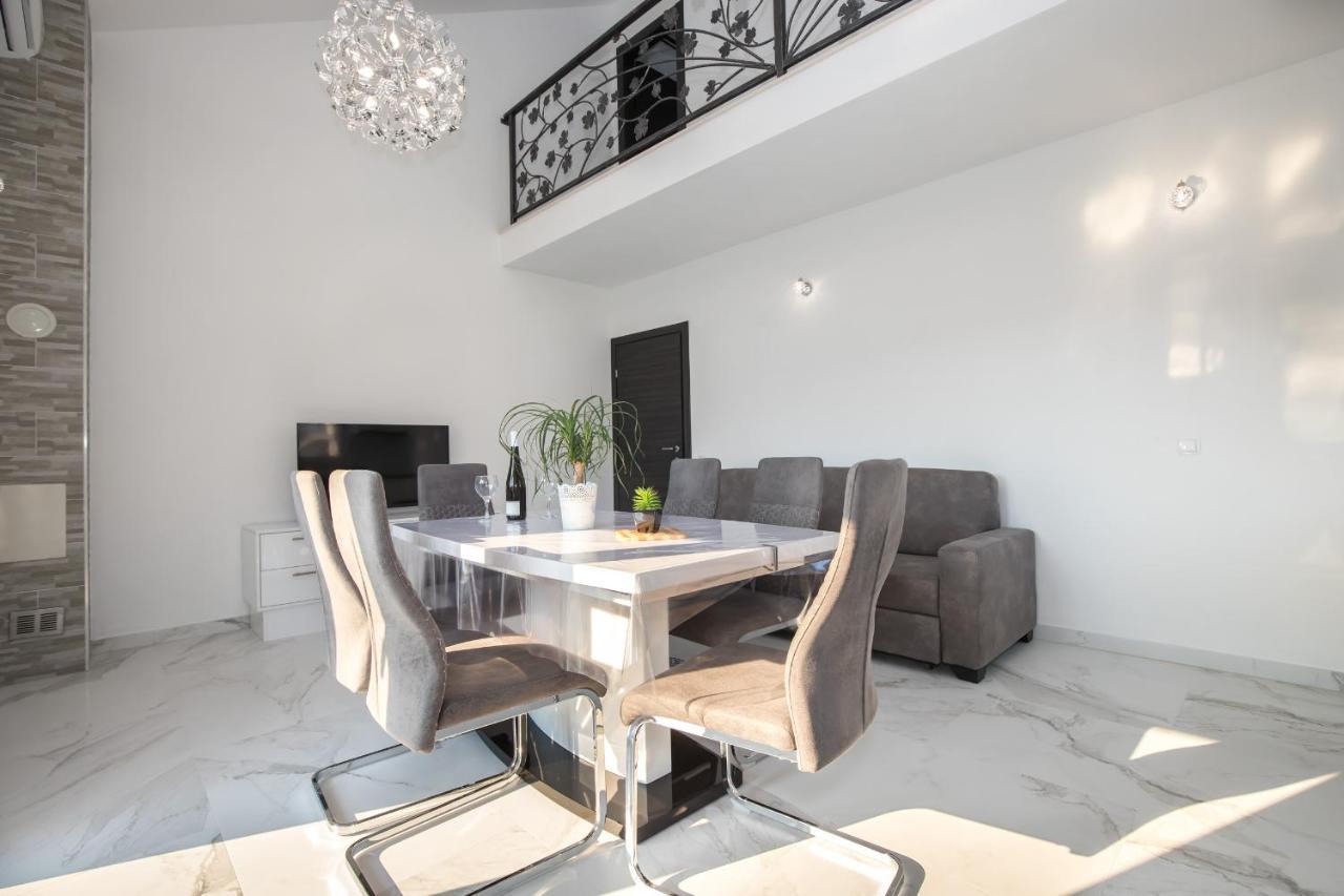 Apartments Blueview Postira Luaran gambar