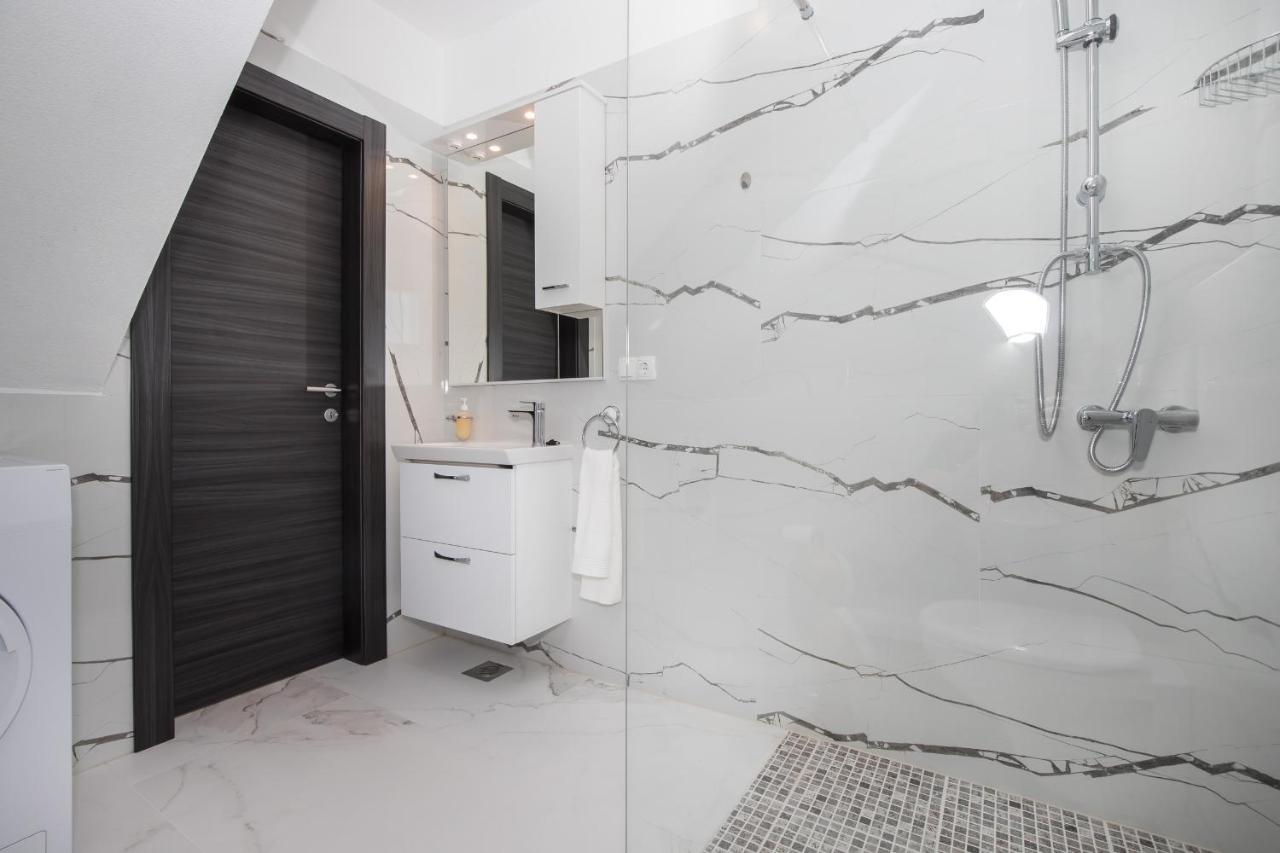 Apartments Blueview Postira Luaran gambar