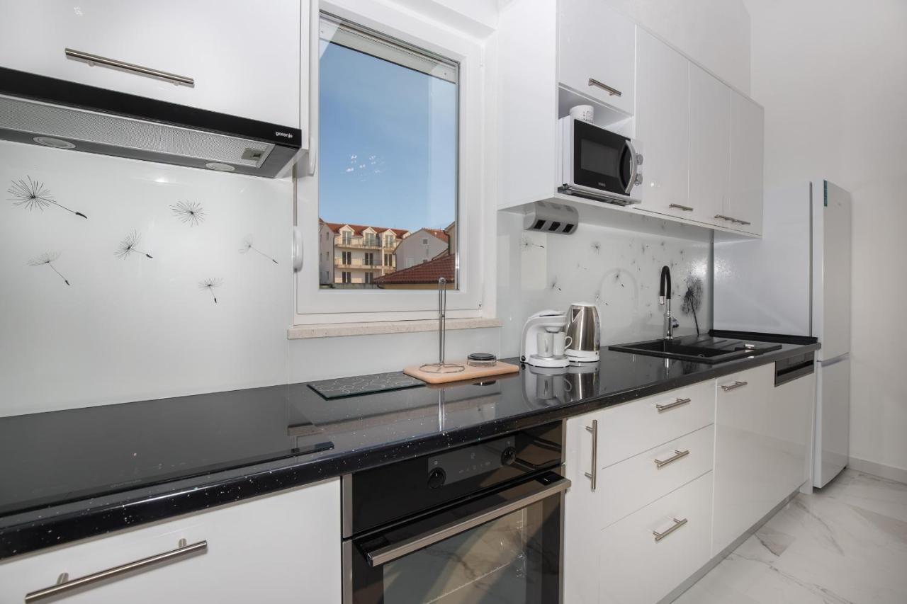 Apartments Blueview Postira Luaran gambar