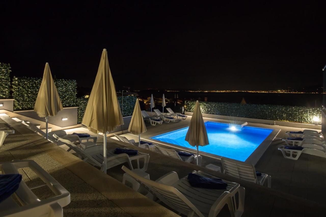 Apartments Blueview Postira Luaran gambar