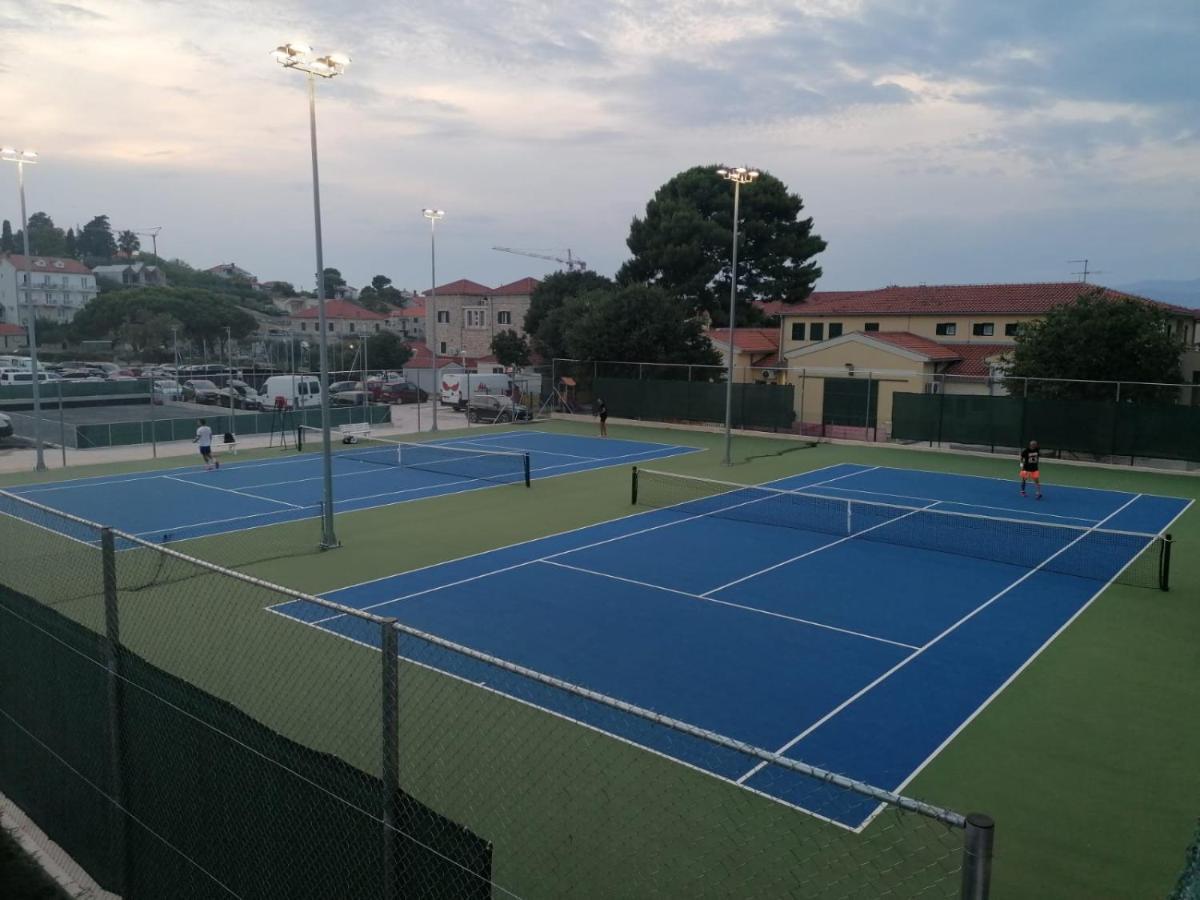 Apartments Blueview Postira Luaran gambar